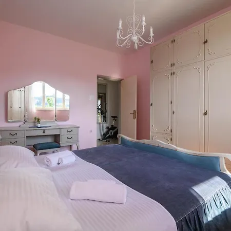 Rosehip Apartament *